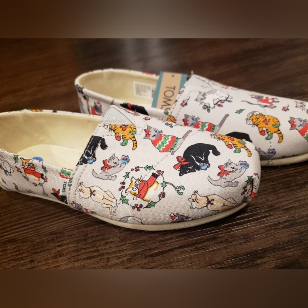 Tom's Holiday Cats Belmont Light Grey Women's Shoes Multicolored. One Size8 Pair